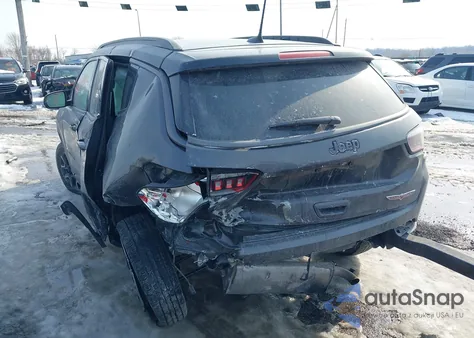 2019 Jeep Compass Trailhawk 4X4 z USA, uszkodzony, nr VIN 3C4NJDDBXKT668612